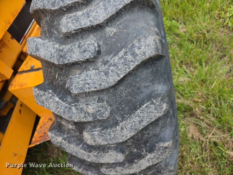 image for item FH6164 1999 Lee Boy 685 motor grader