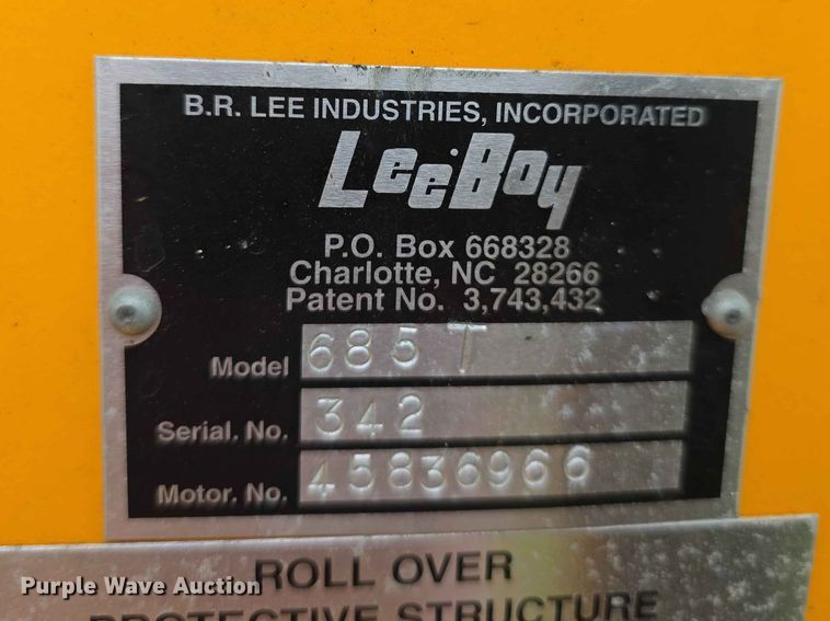 image for item FH6164 1999 Lee Boy 685 motor grader