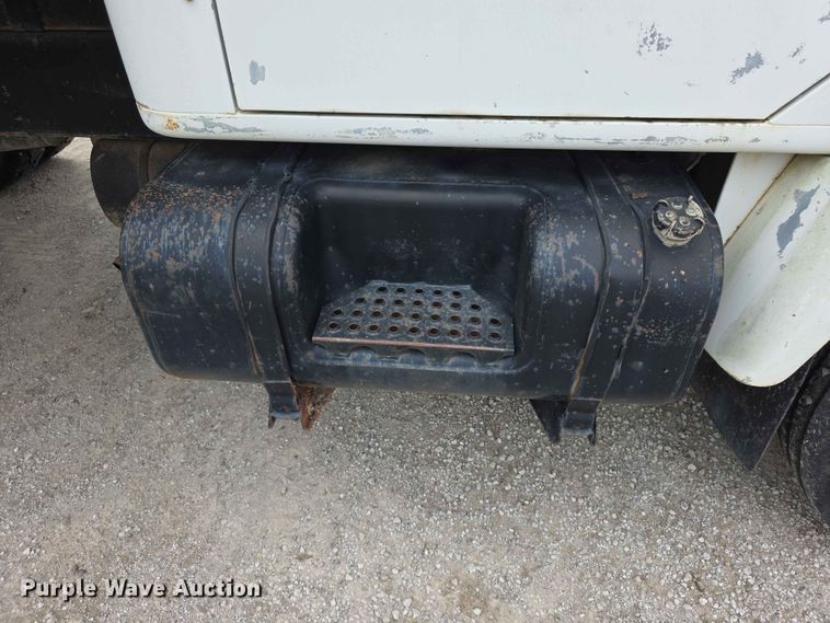 image for item FH6165 1986 International S1900 dump truck