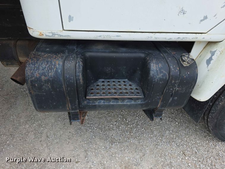 image for item FH6165 1986 International S1900 dump truck