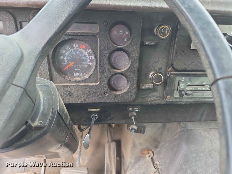 image for item FH6165 1986 International S1900 dump truck
