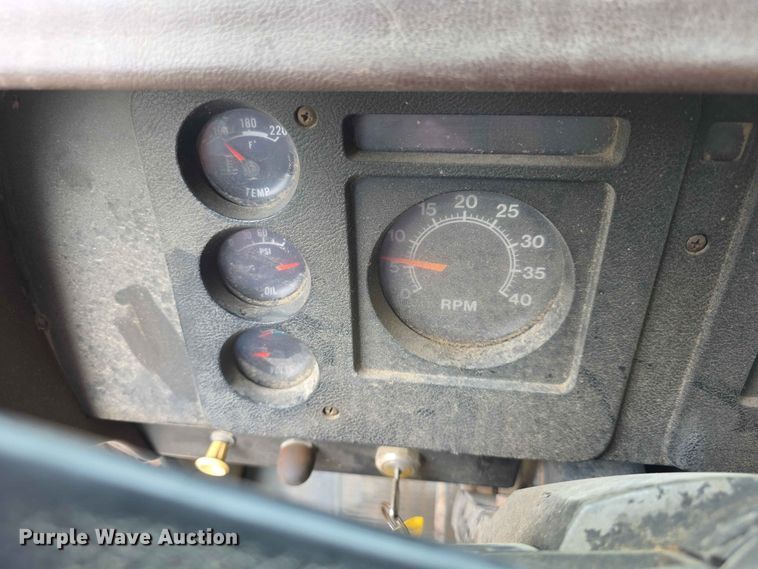 image for item FH6165 1986 International S1900 dump truck