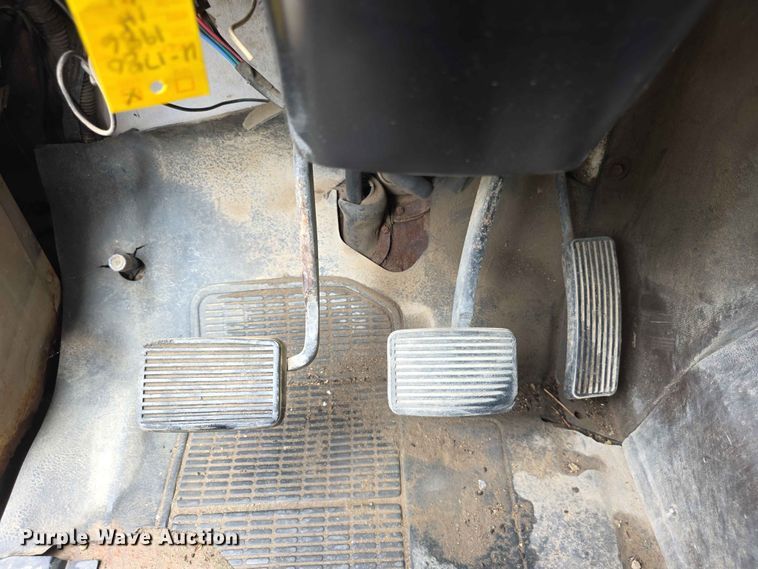 image for item FH6165 1986 International S1900 dump truck