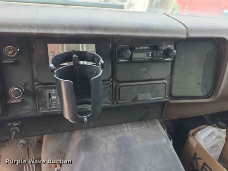 image for item FH6165 1986 International S1900 dump truck