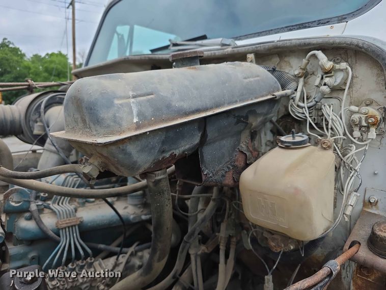 image for item FH6165 1986 International S1900 dump truck