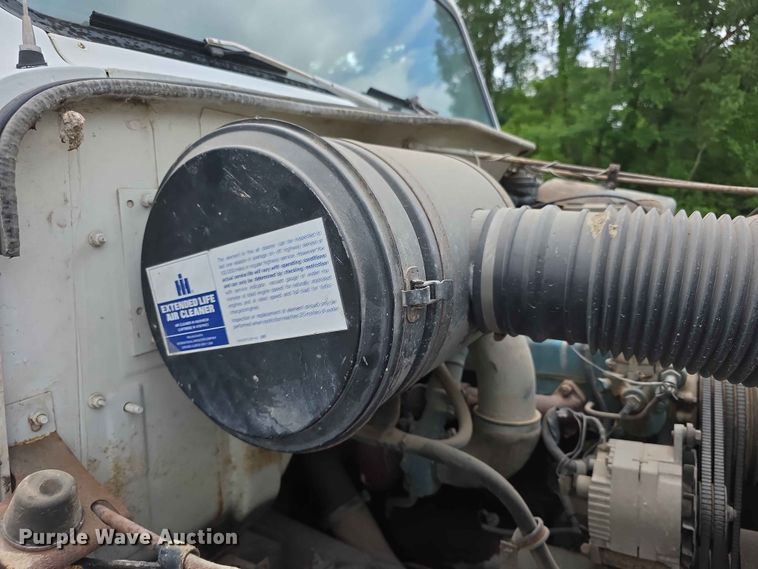 image for item FH6165 1986 International S1900 dump truck