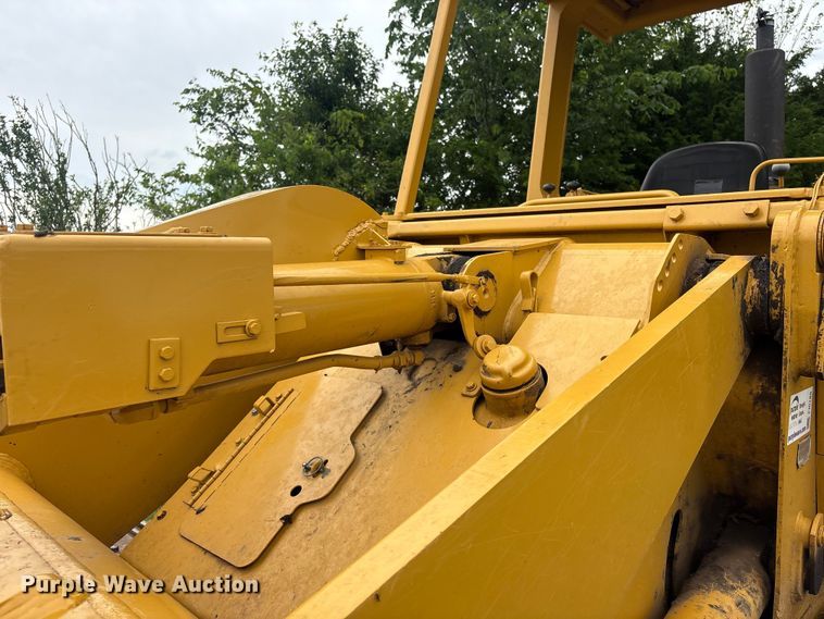 image for item FI0188 1989 Caterpillar 953 track loader
