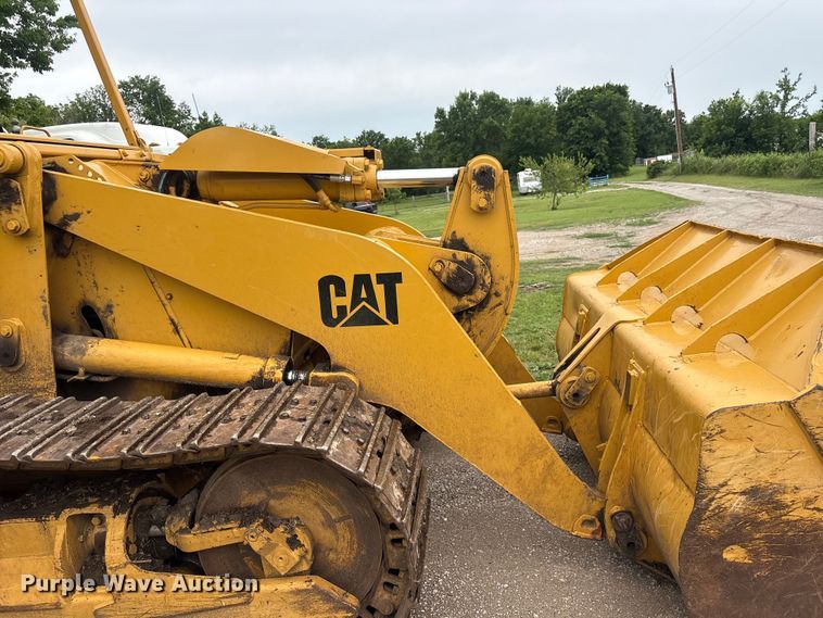 image for item FI0188 1989 Caterpillar 953 track loader