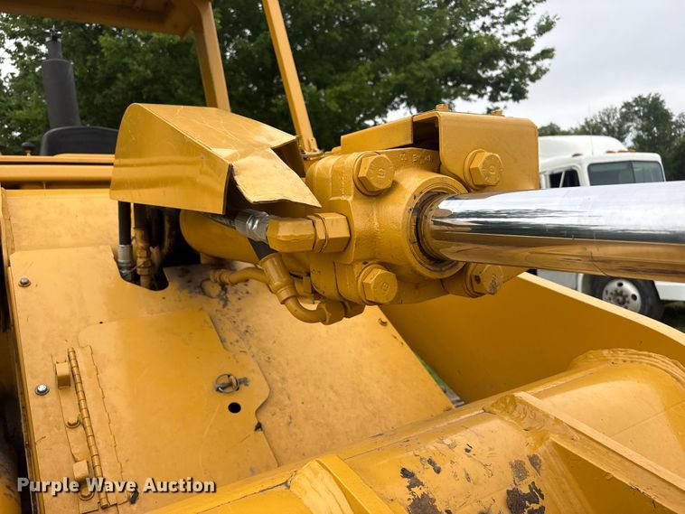 image for item FI0188 1989 Caterpillar 953 track loader