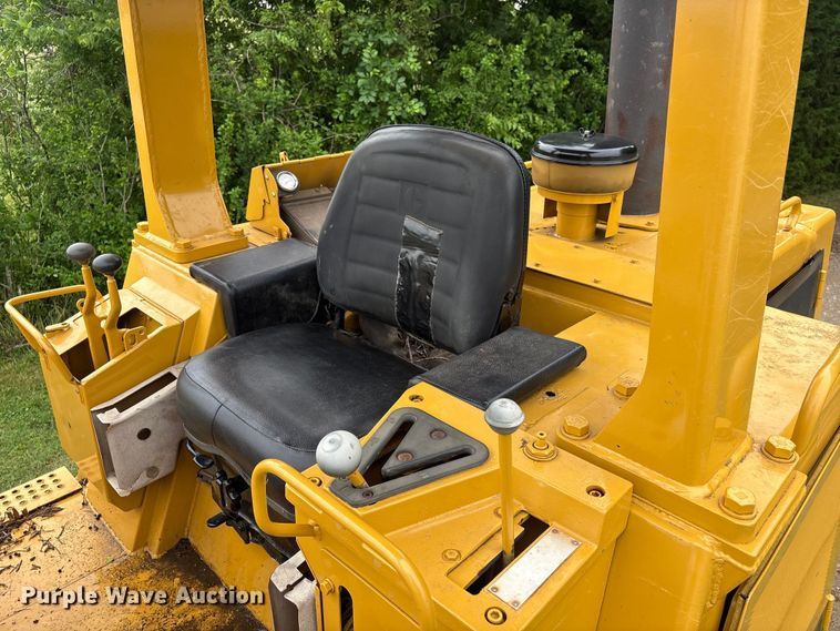 image for item FI0188 1989 Caterpillar 953 track loader