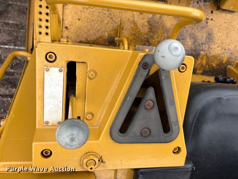 image for item FI0188 1989 Caterpillar 953 track loader