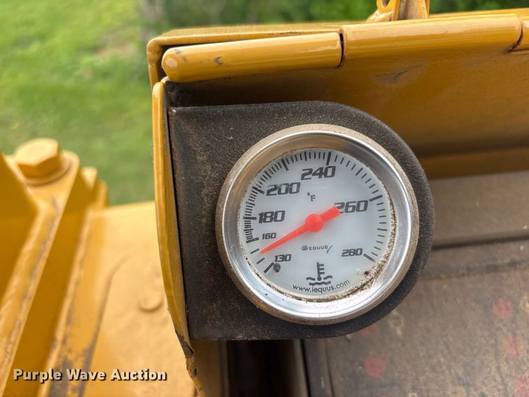 image for item FI0188 1989 Caterpillar 953 track loader