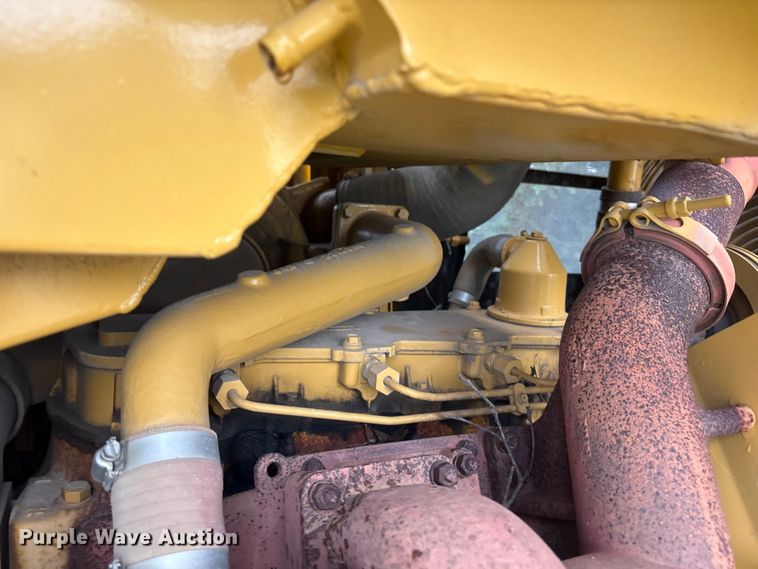 image for item FI0188 1989 Caterpillar 953 track loader