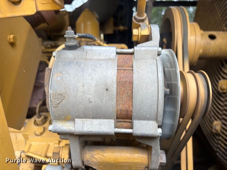 image for item FI0188 1989 Caterpillar 953 track loader