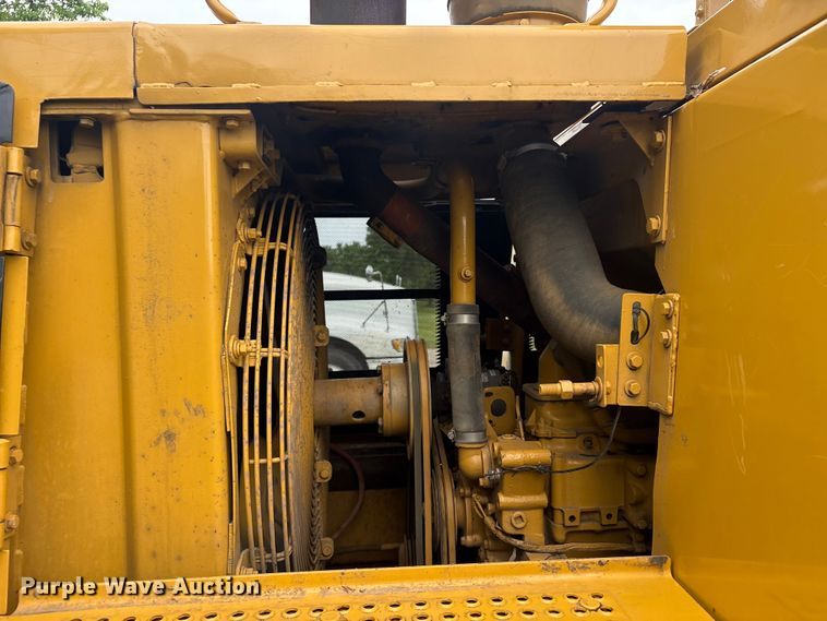 image for item FI0188 1989 Caterpillar 953 track loader