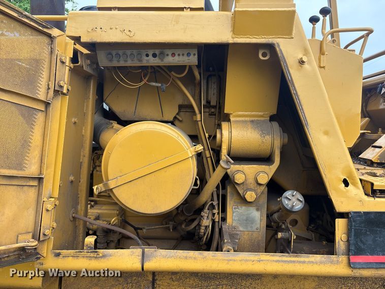 image for item FI0188 1989 Caterpillar 953 track loader