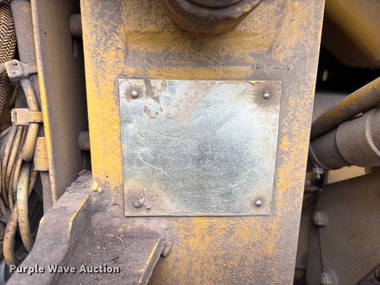 image for item FI0188 1989 Caterpillar 953 track loader