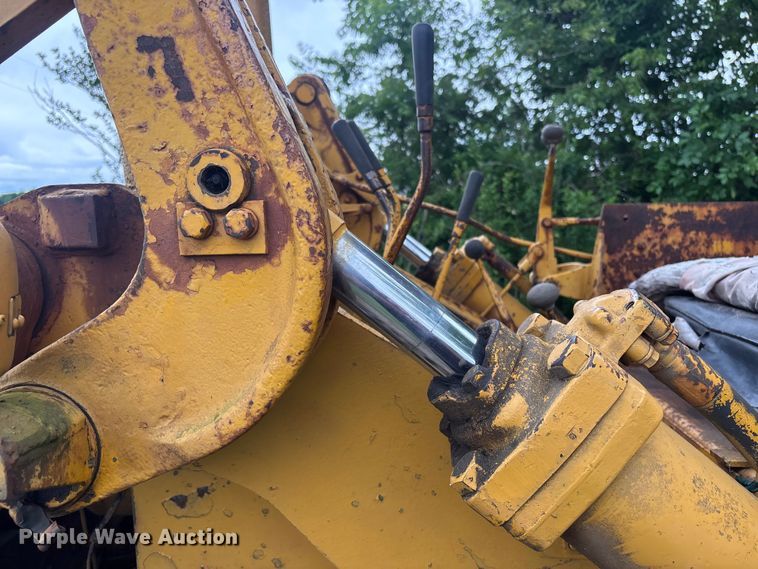 image for item FI0189 1962 Caterpillar 933 track loader