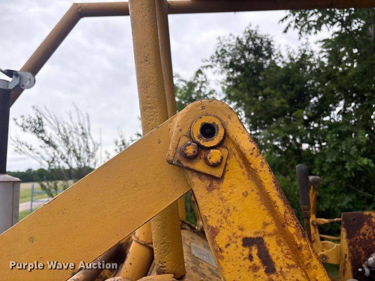 image for item FI0189 1962 Caterpillar 933 track loader