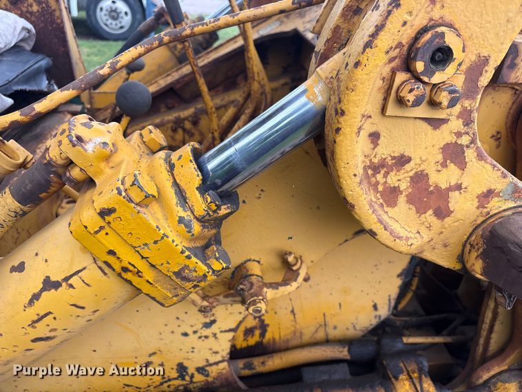 image for item FI0189 1962 Caterpillar 933 track loader