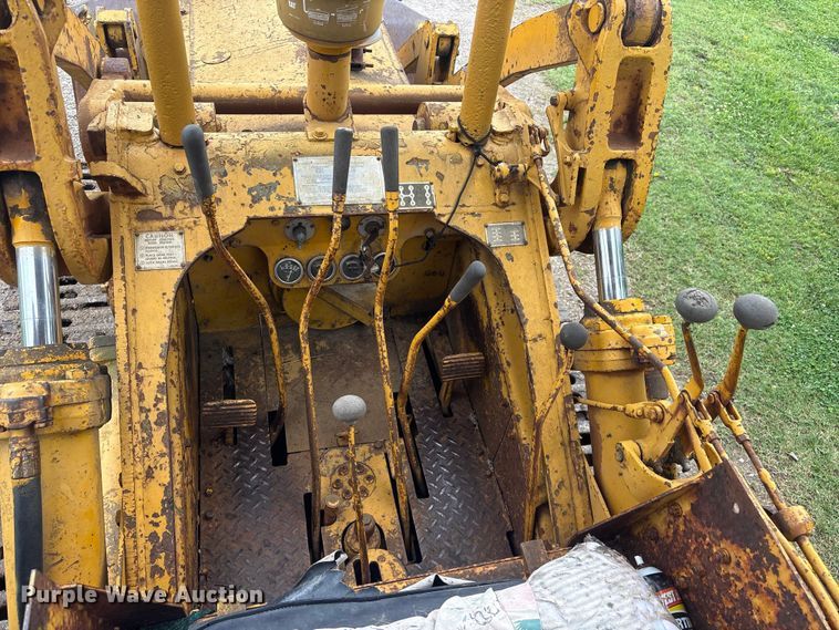 image for item FI0189 1962 Caterpillar 933 track loader