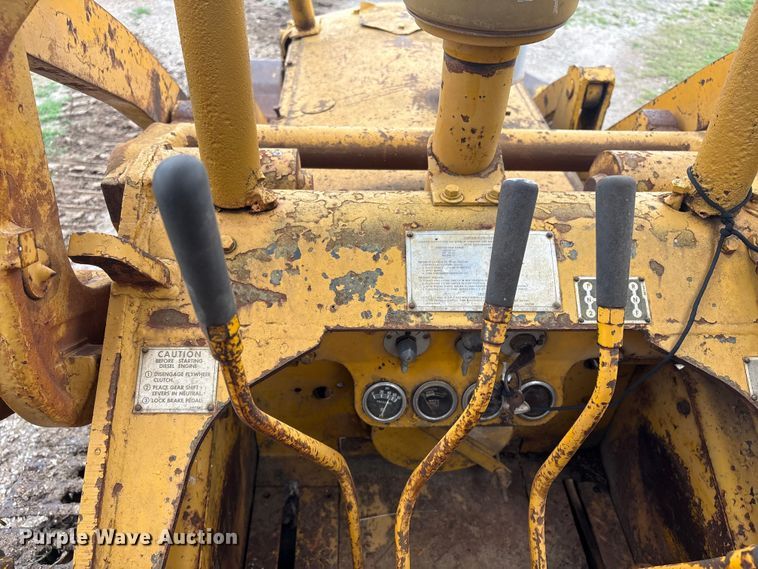 image for item FI0189 1962 Caterpillar 933 track loader