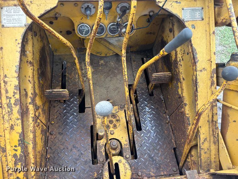 image for item FI0189 1962 Caterpillar 933 track loader