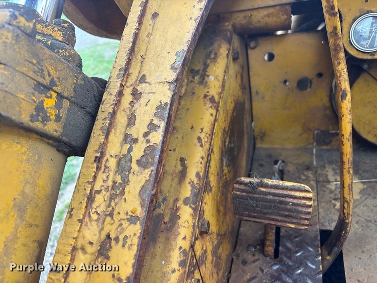 image for item FI0189 1962 Caterpillar 933 track loader