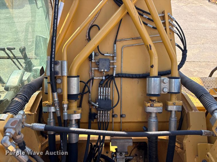 image for item FI0192 2015 Caterpillar 336FL excavator
