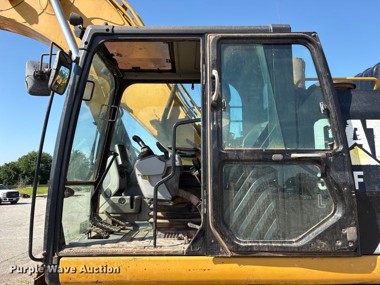 image for item FI0192 2015 Caterpillar 336FL excavator