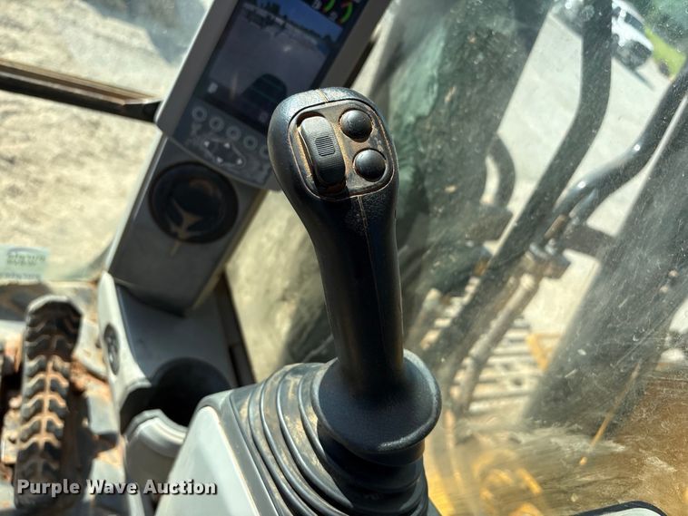image for item FI0192 2015 Caterpillar 336FL excavator