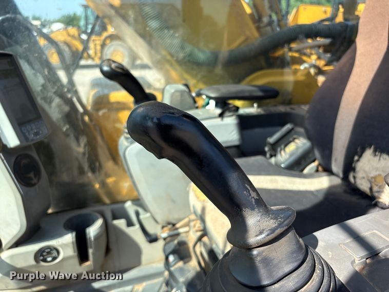 image for item FI0192 2015 Caterpillar 336FL excavator