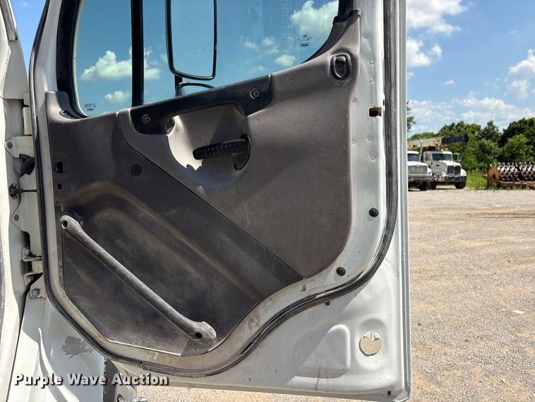 image for item FI0196 2012 Freightliner Business Class M2 utility / service truck