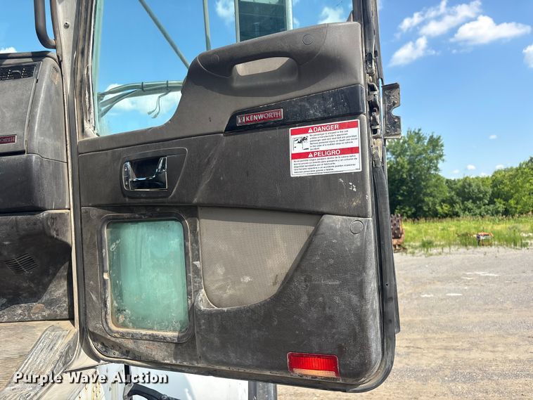 image for item FI0197 2017 Kenworth W900 ready mix truck