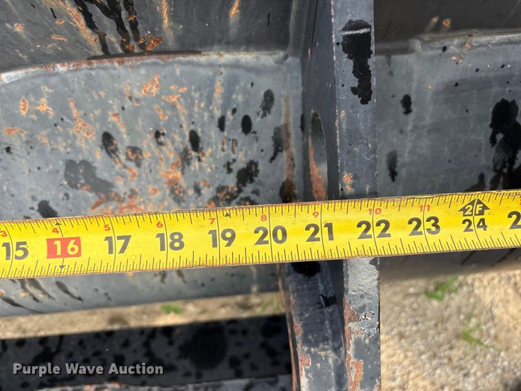 image for item FI0198 Telehandler attachments