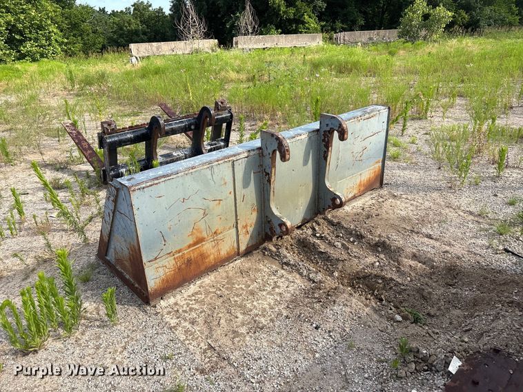 image for item FI0198 Telehandler attachments