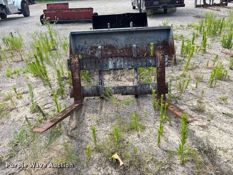 image for item FI0198 Telehandler attachments