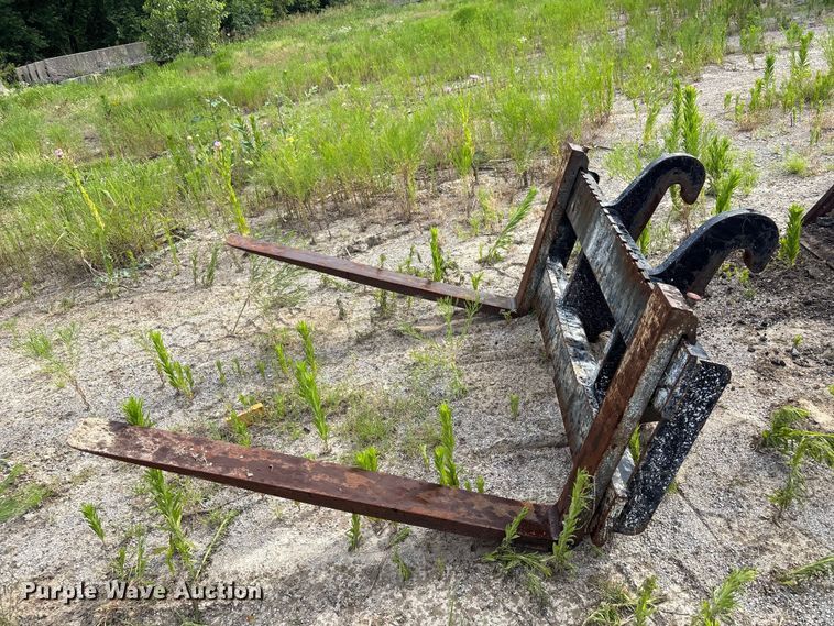 image for item FI0198 Telehandler attachments