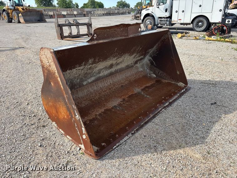 image for item FI0199 Wheel loader bucket