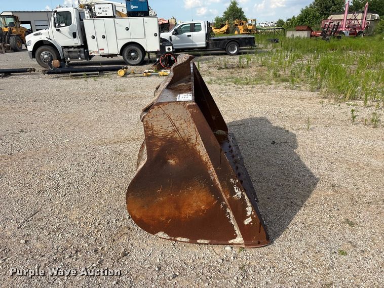 image for item FI0199 Wheel loader bucket