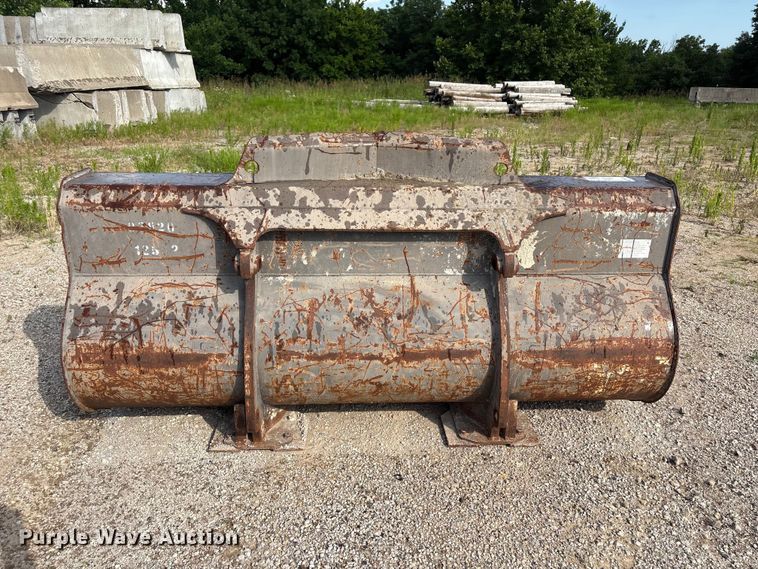 image for item FI0199 Wheel loader bucket