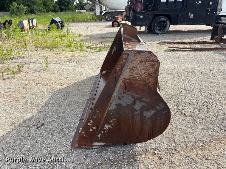 image for item FI0199 Wheel loader bucket