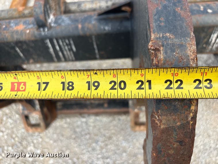 image for item FI0201 Caterpillar 69
