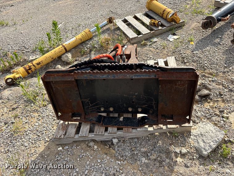 image for item FI0203 Caterpillar H63 skid steer breaker