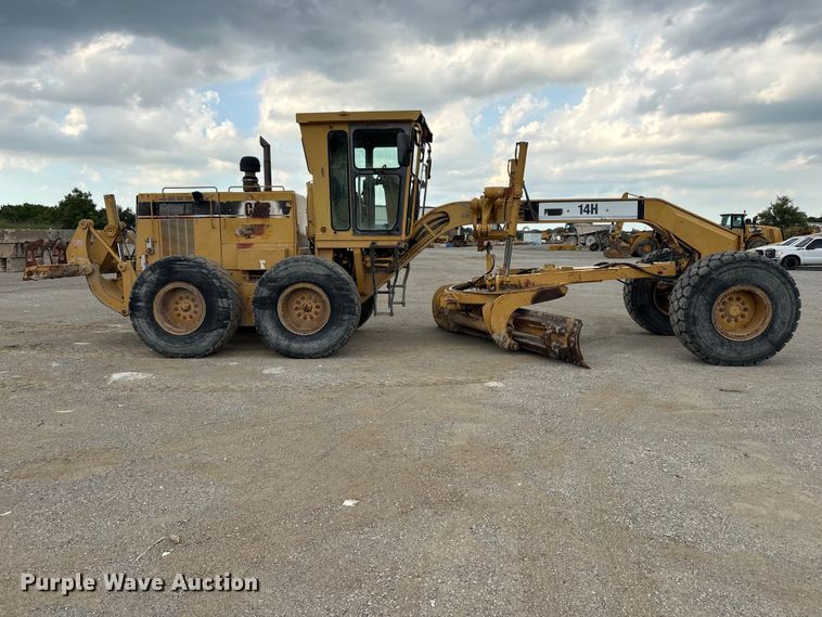 image for item FI0204 1996 Caterpillar 14H motor grader
