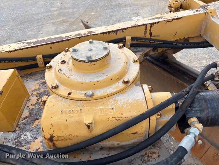 image for item FI0204 1996 Caterpillar 14H motor grader