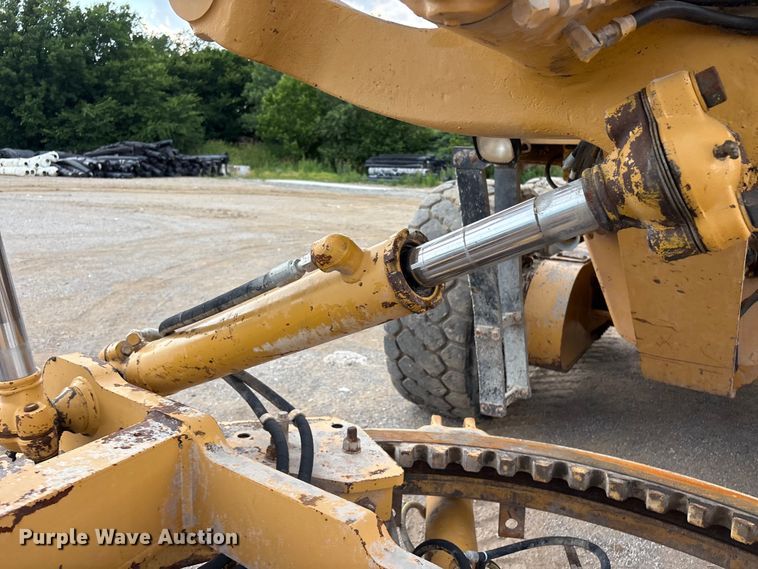 image for item FI0204 1996 Caterpillar 14H motor grader