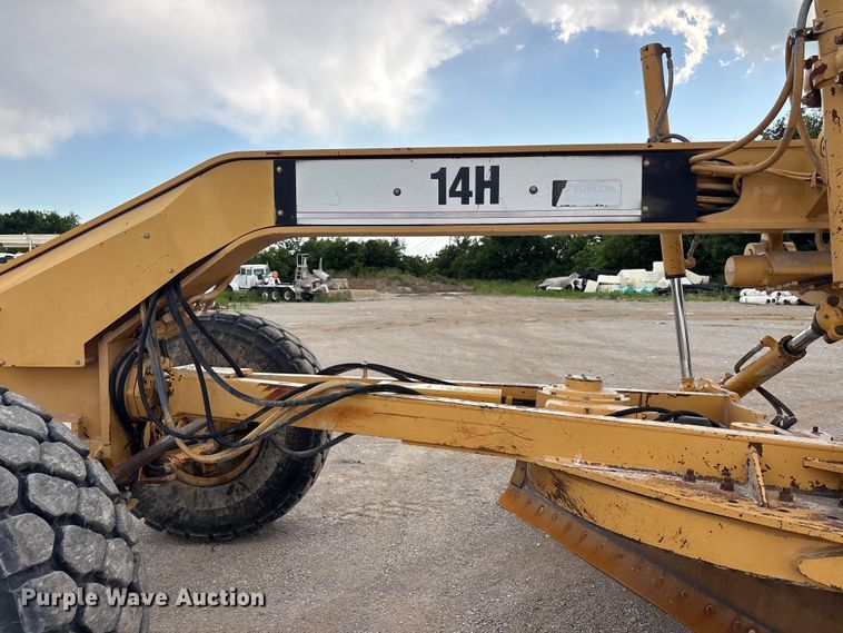 image for item FI0204 1996 Caterpillar 14H motor grader