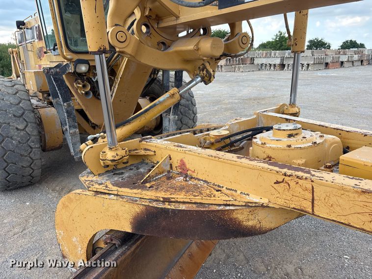image for item FI0204 1996 Caterpillar 14H motor grader
