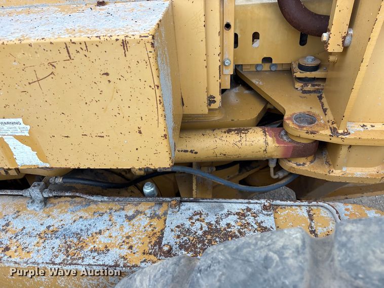 image for item FI0204 1996 Caterpillar 14H motor grader